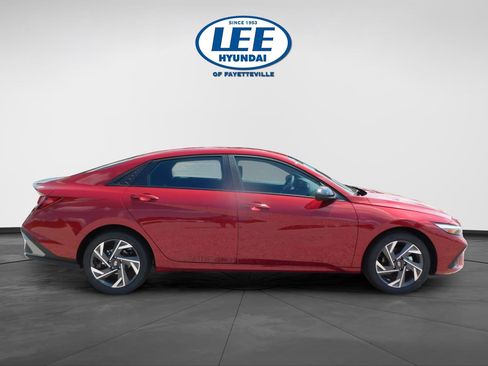 Certified 2025 Hyundai Elantra Sport FWD image 2