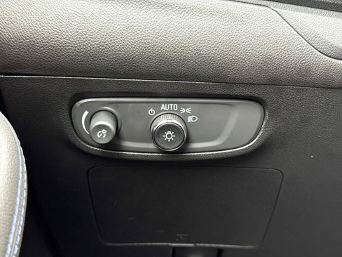 Used 2025 Buick Encore GX Sport Touring w/ Comfort Package AWD/4WD image 14