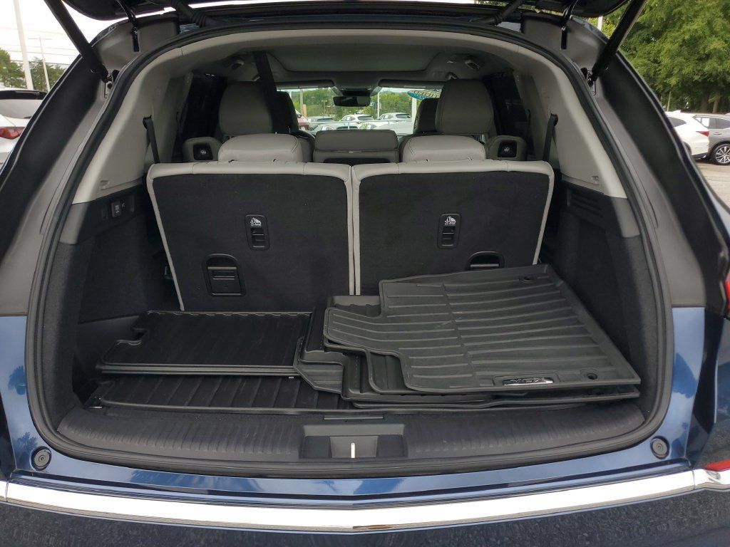 Certified 2026 Acura MDX w/ Technology Package FWD image 9