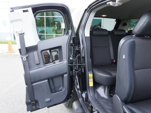 Used 2010 Toyota FJ Cruiser 4WD image 18