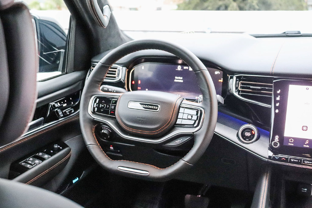 New 2026 Jeep Grand Wagoneer L Summit AWD/4WD image 17