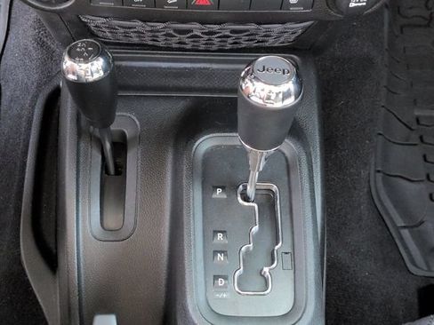 Used 2018 Jeep Wrangler Sport AWD/4WD image 21