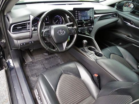 Used 2022 Toyota Camry SE w/ Convenience Package FWD image 23