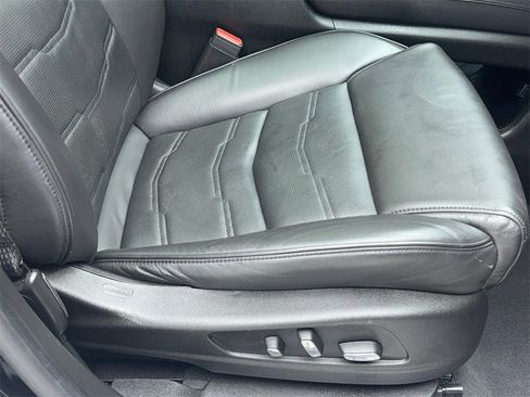 Used 2017 Cadillac XT5 Platinum image 45