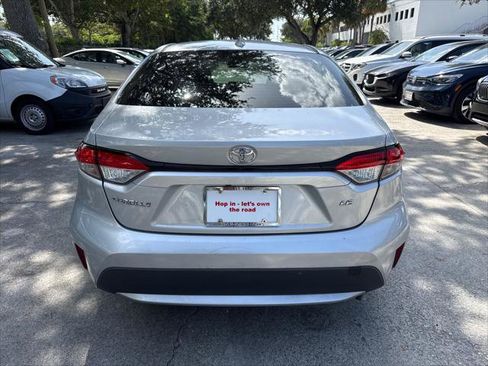 Used 2022 Toyota Corolla LE FWD image 7