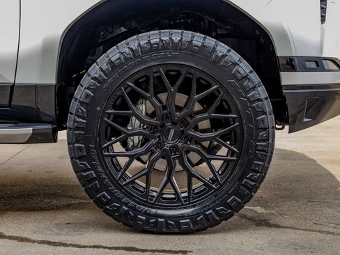 Used 2026 Lexus GX 550 w/ Accessory Package (2T) image 12