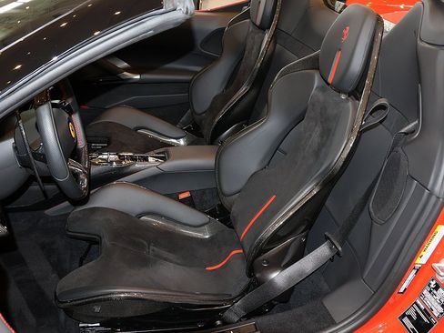 Certified 2022 Ferrari SF90 Spider image 5