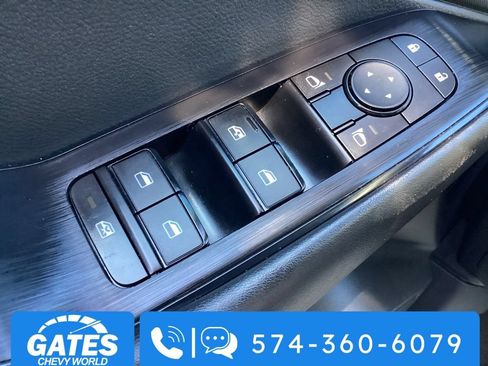 Used 2024 Nissan Rogue S AWD/4WD image 20