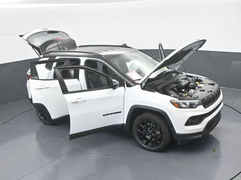 Used 2023 Jeep Compass Altitude image 69
