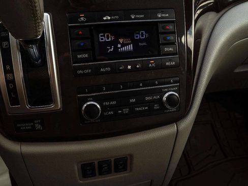Used 2015 Nissan Quest Platinum image 19