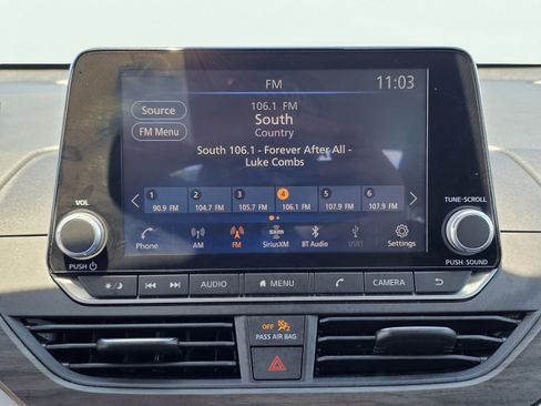 Used 2025 Nissan Altima 2.5 SV FWD image 26