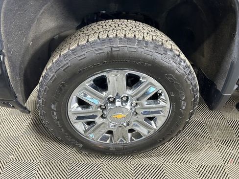 Used 2024 Chevrolet Silverado 2500 High Country w/ High Country Premium Package image 11