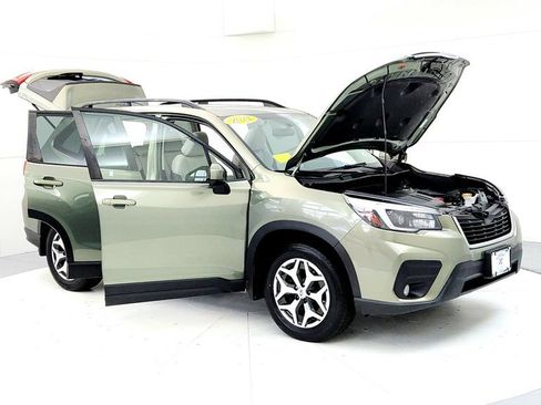 Used 2021 Subaru Forester Premium AWD/4WD image 12