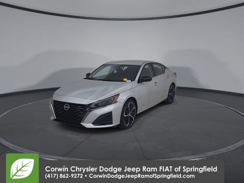 Used 2024 Nissan Altima 2.5 SR image 6