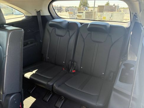Used 2024 Kia Sorento S AWD/4WD image 31