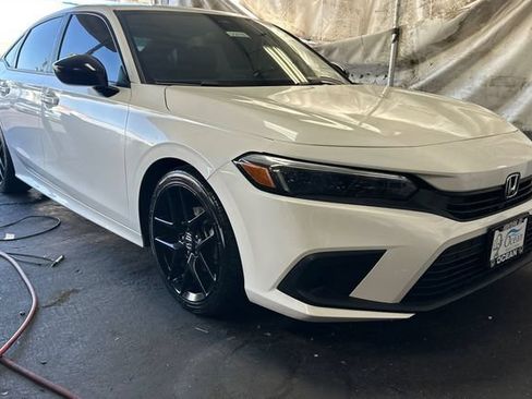 Used 2022 Honda Civic Sport image 2