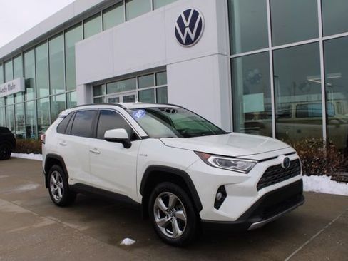 Used 2019 Toyota RAV4 Limited image 1