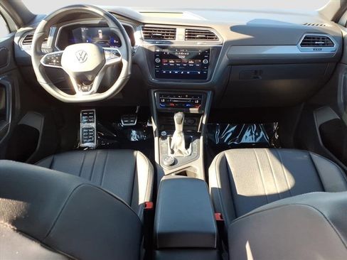 Used 2023 Volkswagen Tiguan SE R-Line image 12