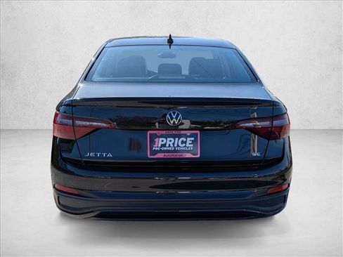 Used 2024 Volkswagen Jetta SE image 7