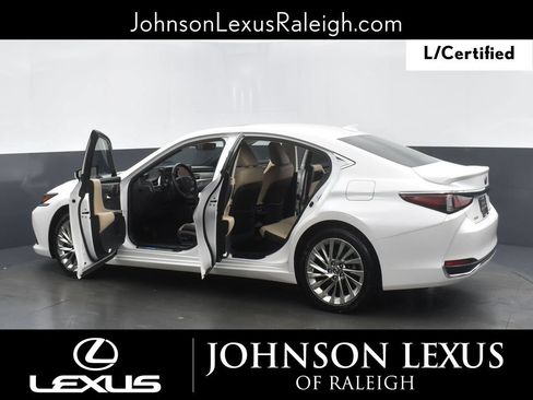Used 2021 Lexus ES 300h Ultra Luxury w/ Accessory Package 2 FWD image 36