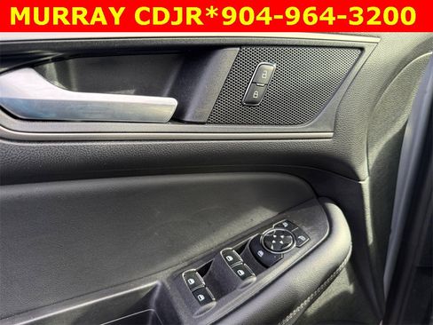 Used 2023 Ford Edge SEL image 19