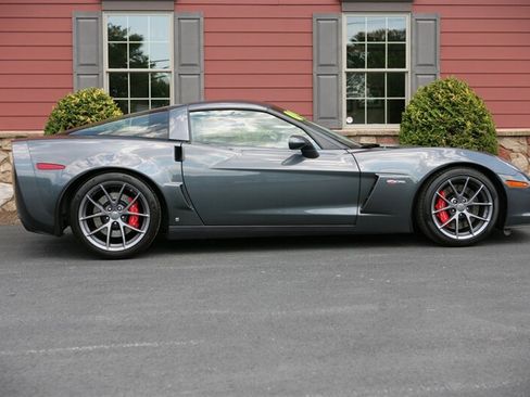 Used 2009 Chevrolet Corvette Z06 w/ Preferred Equipment Group RWD image 8