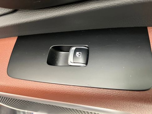 Used 2024 Kia Telluride EX w/ EX Captain's Chair Package image 22