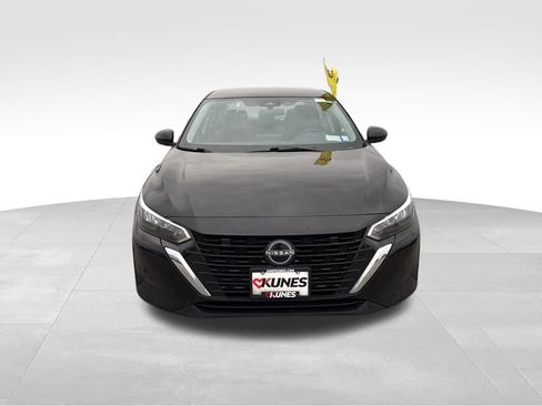 Used 2024 Nissan Sentra SV image 2