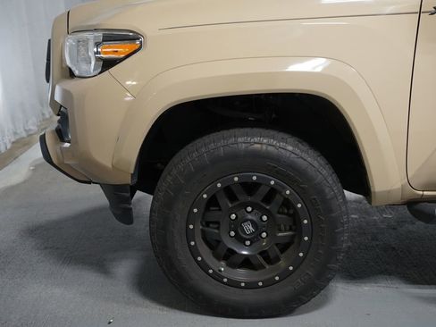 Used 2020 Toyota Tacoma SR5 image 5