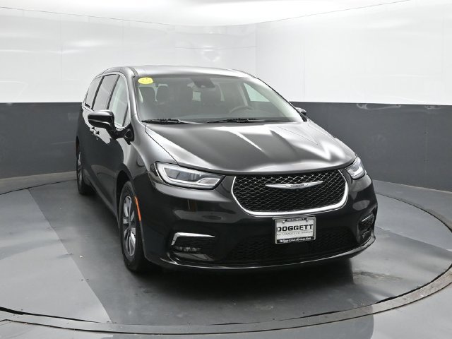 Used 2024 Chrysler Pacifica Limited FWD image 17