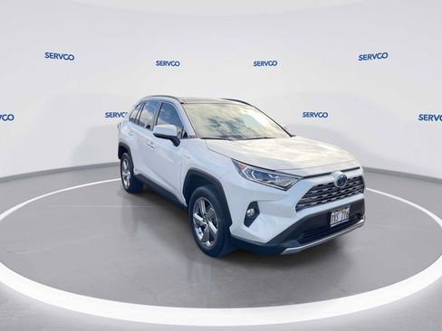 Used 2019 Toyota RAV4 Limited AWD/4WD image 2
