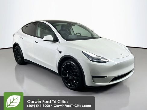Used 2020 Tesla Model Y Long Range image 1
