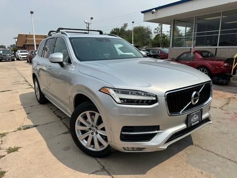 Used 2018 Volvo XC90 T6 Momentum w/ Convenience Package AWD/4WD image 1