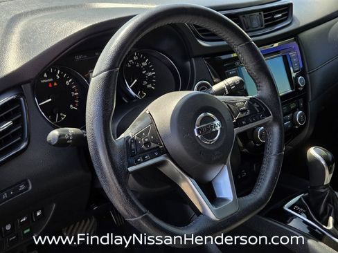 Used 2020 Nissan Rogue SV FWD image 21