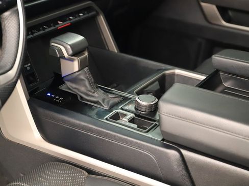 Used 2022 Toyota Tundra SR5 w/ SR5 Premium Package image 17