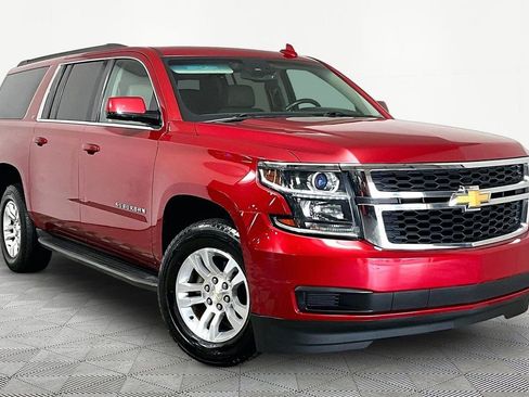 Used 2015 Chevrolet Suburban LT image 1
