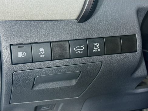 Used 2021 Toyota Camry SE FWD image 11