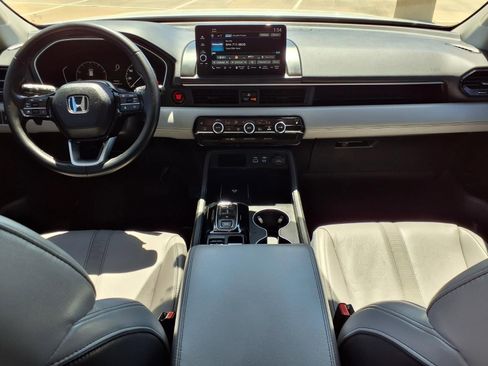 Used 2025 Honda Pilot EX-L image 9