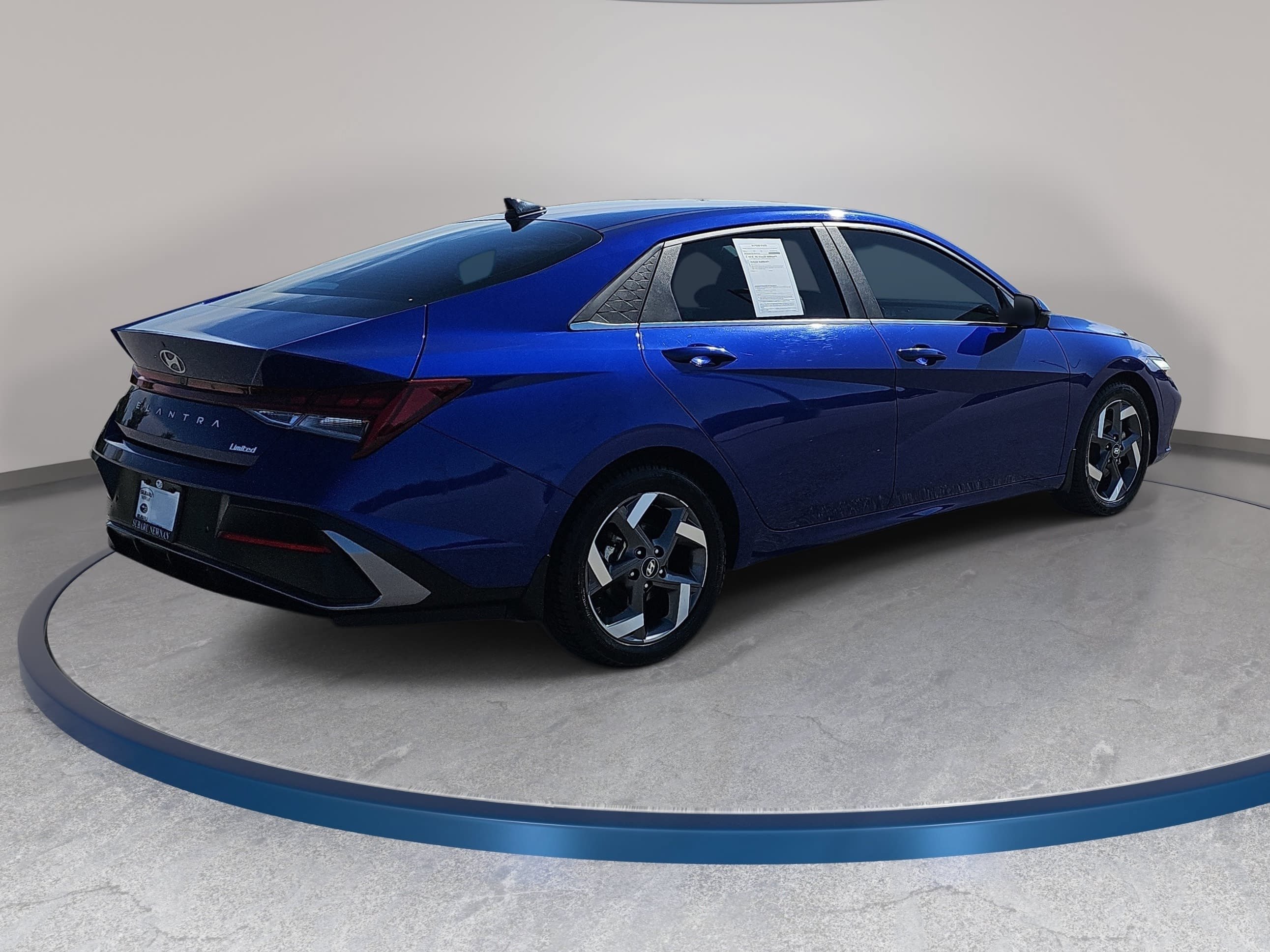Used 2024 Hyundai Elantra Limited FWD image 5