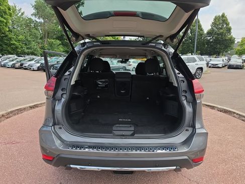 Used 2019 Nissan Rogue SV w/ Premium Package AWD/4WD image 19