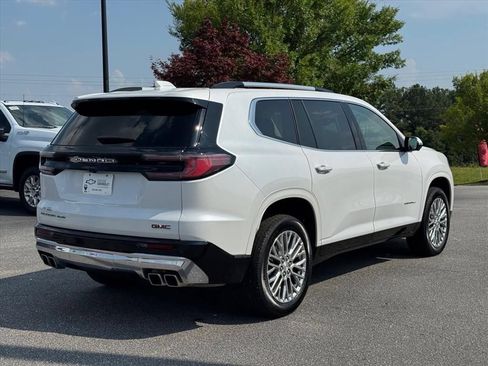 Used 2024 GMC Acadia Denali AWD/4WD image 3