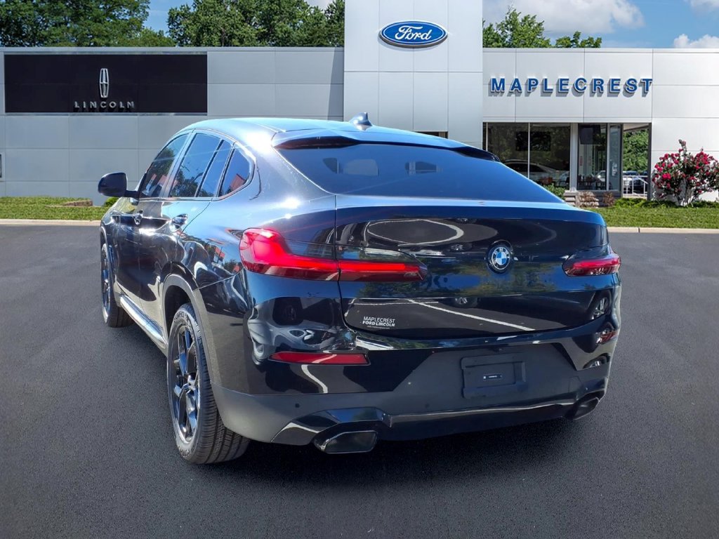 Used 2025 BMW X4 xDrive30i w/ Premium Package AWD/4WD image 3