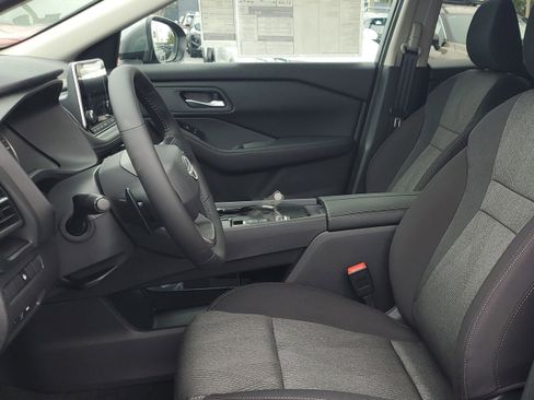 New 2026 Nissan Rogue SV image 8