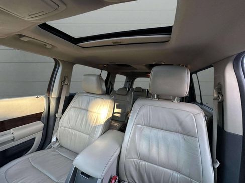 Used 2009 Ford Flex SEL image 25