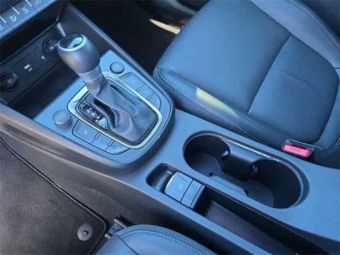 Used 2022 Hyundai Kona Limited image 31