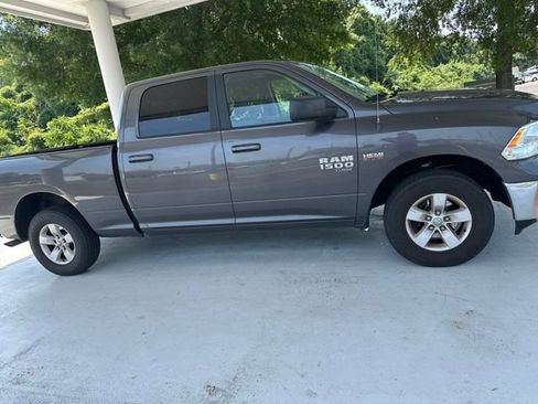 Used 2019 RAM 1500 Classic SLT RWD image 2