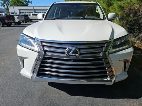 Used 2017 Lexus LX 570 4WD w/ Luxury Package image 3