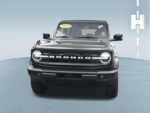 Used 2023 Ford Bronco Outer Banks image 2