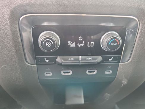Used 2023 Chevrolet Suburban Z71 w/ Luxury Package AWD/4WD image 21