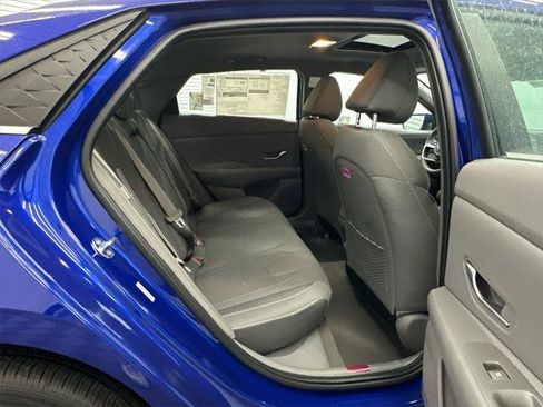 New 2025 Hyundai Elantra SEL image 17